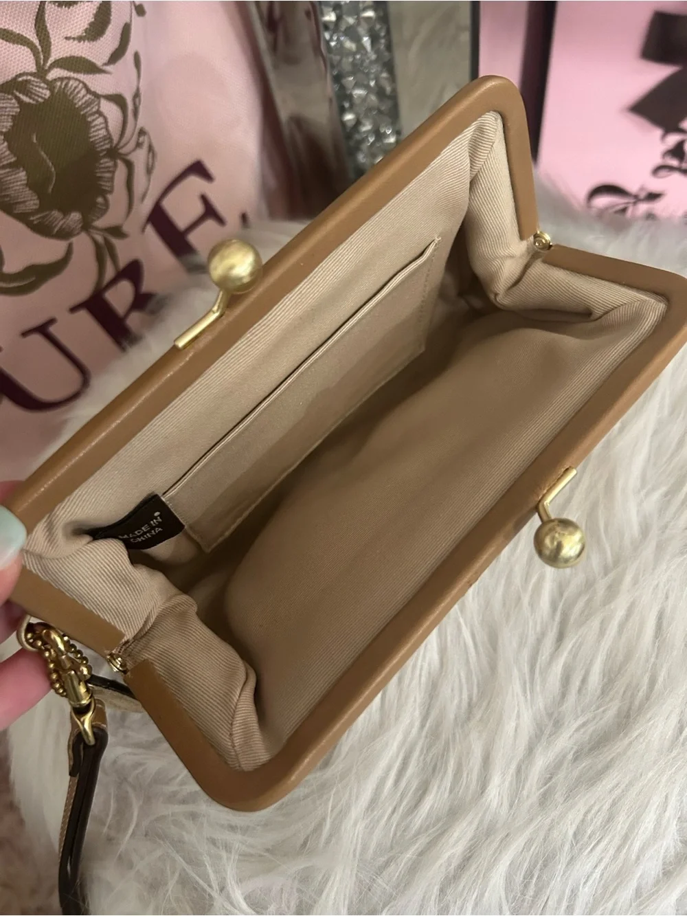 Y2K Vintage Coach Khaki Tan Suede With Stitching Kisslock Wristlet Rare
